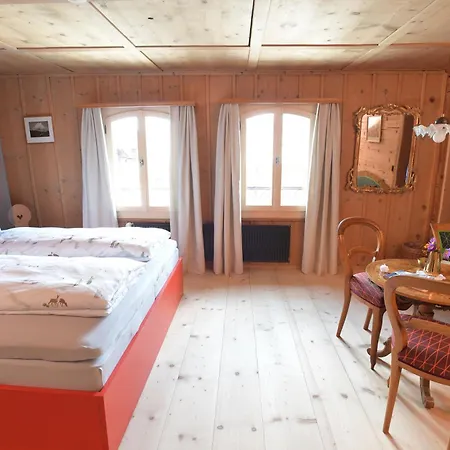 Casa Fausta Capaul Hotel *
